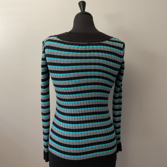 Lei Black and Blue V-Neck Sweater with Striking Stripes - Picture 2 of 3